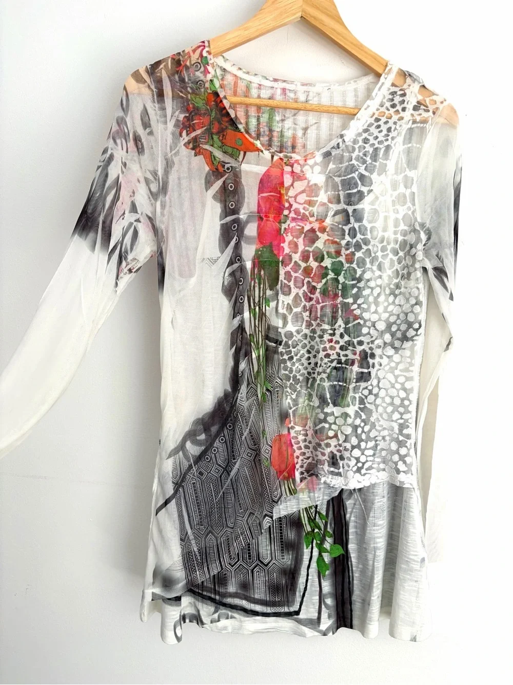 Ness Patchwork Longline Mesh Blouse - Gallery Girl - Size M - Picture 5 of 7